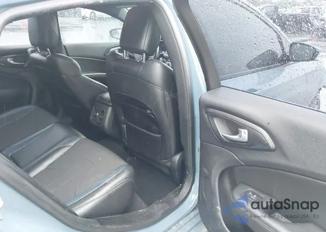 2015 Chrysler 200 S z USA, uszkodzony, nr VIN 1C3CCCBB5FN633971